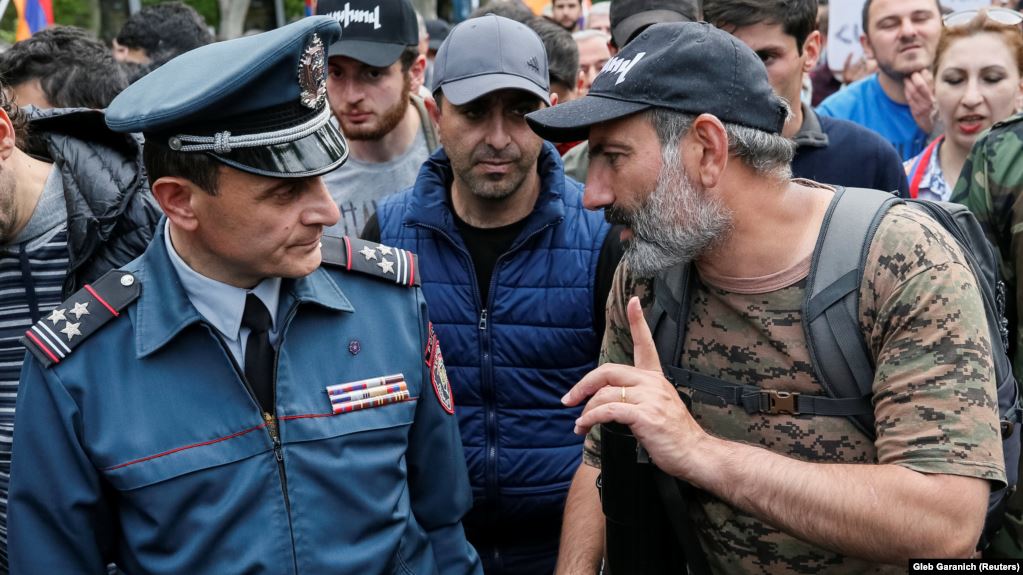 Valeri Osipian de nouveau licencié par Nikol Pachinian