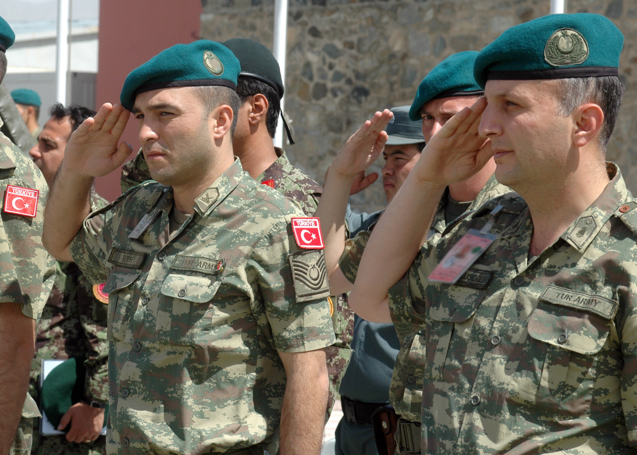 La Turquie continue de masser des troupes à la frontière syrienne