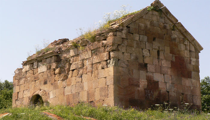 Le monastère arménien de Sourp Garmir Vank (10e et 11e siècle) du village d’Ardvi (nord de l’Arménie) menace de s’effondrer
