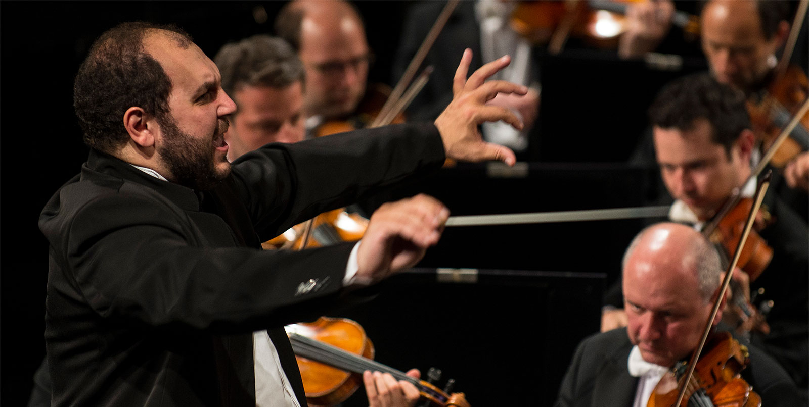 Vahan Mardirossian à la tête de l’orchestre royal de chambre de Wallonie