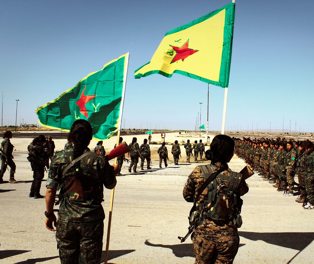 Les Kurdes annoncent un accord avec Damas sur le déploiement de l’armée syrienne près de la frontière turque