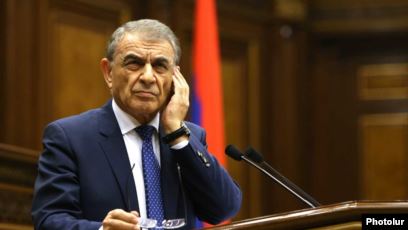 L&rsquo;ancien président du Parlement nie toute « usurpation de pouvoir »