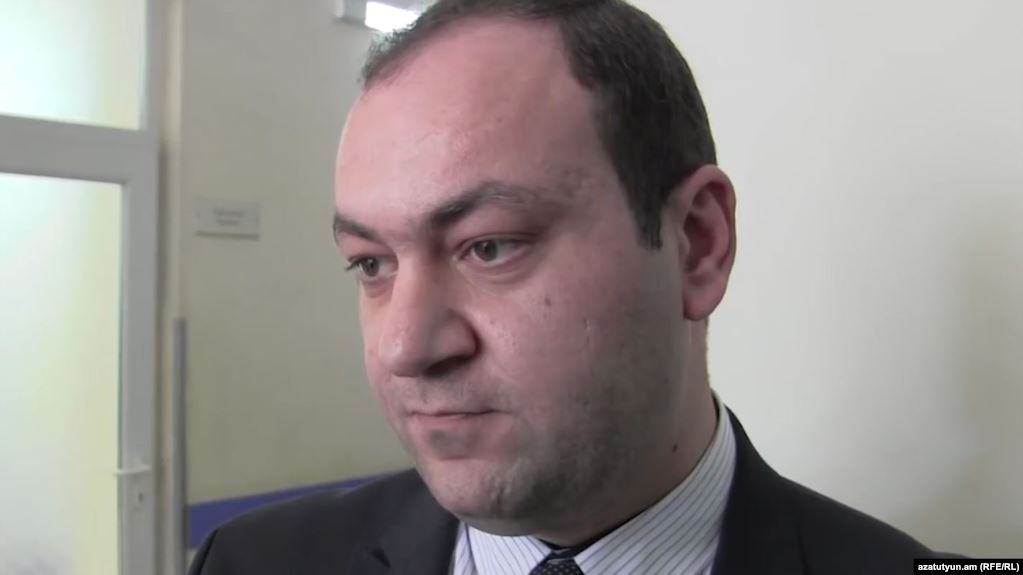 Arsen Babayan, accusé d’abus de pouvoir, libéré dans l’attente de son procès