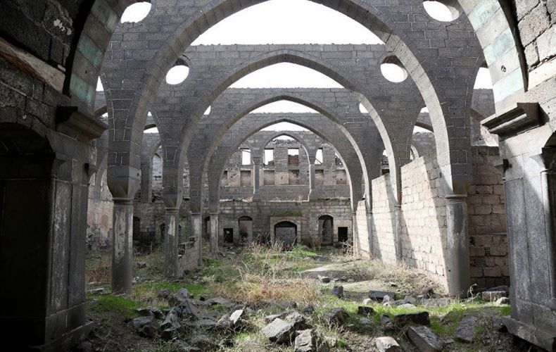 L’église arménienne catholique Sourp Sarkis de Diyarbakir fortement endommagée par les chasseurs de trésor des Arméniens