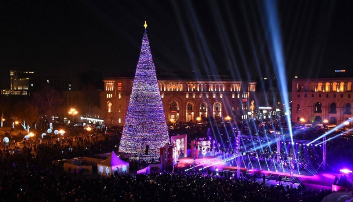 326 millions de drams pour les festivités de fin d’année à Erévan avec l’arbre de Noël qui sera illuminé le 21 décembre