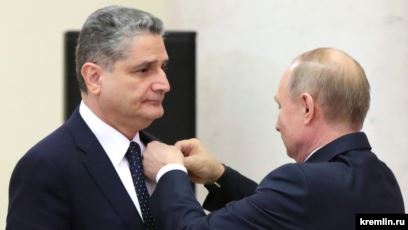 L&rsquo;ancien Premier ministre Tigran Sarkissian honoré par Vladimir Poutine