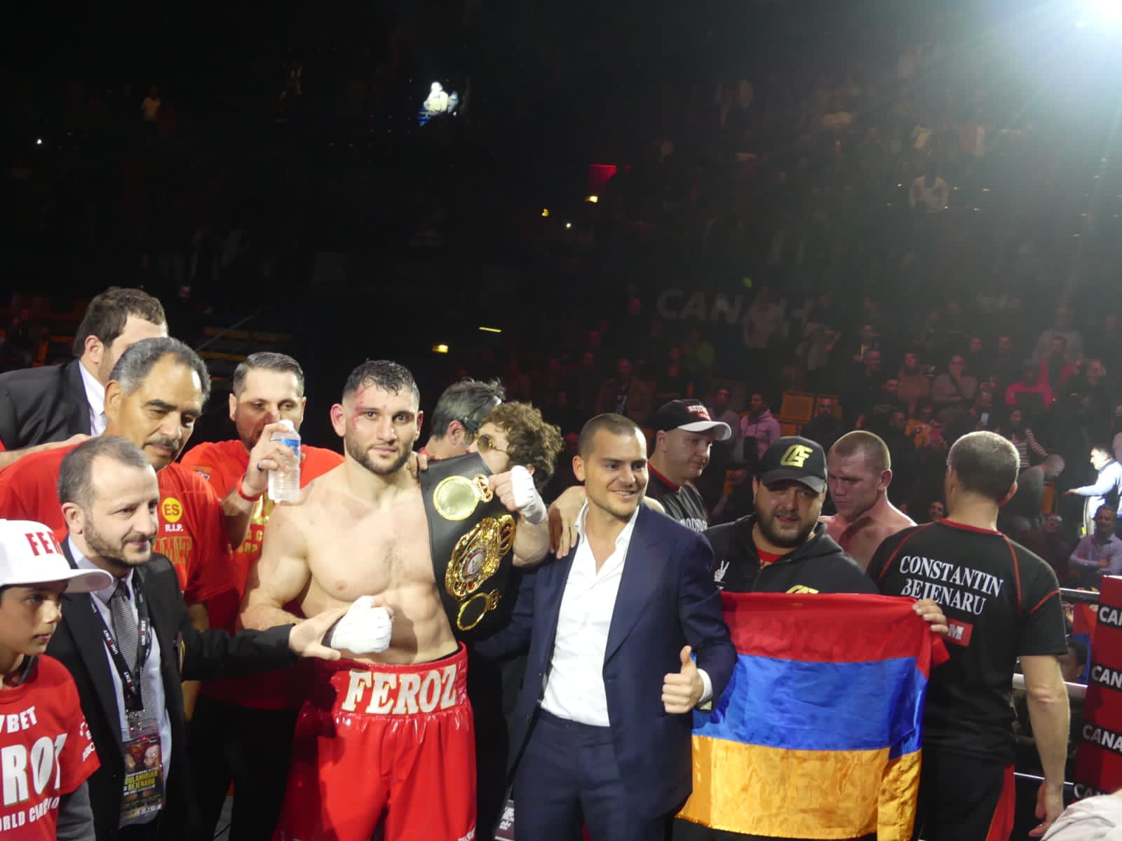 Arsen Goulamirian conserve son titre de champion WBA