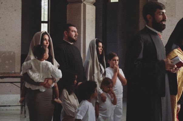 Kim Kardashian : Happy Armenian Christmas !