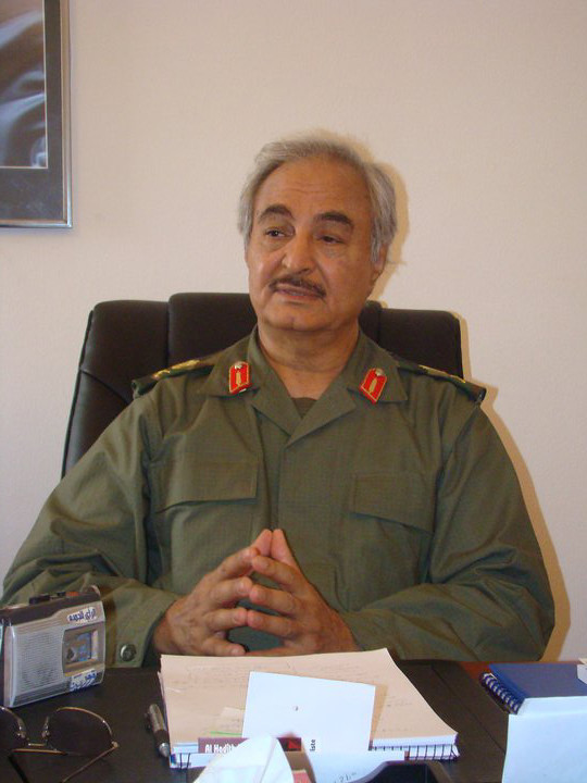 L&rsquo;homme fort de l&rsquo;Est libyen Khalifa Haftar à Athènes pour des pourparlers