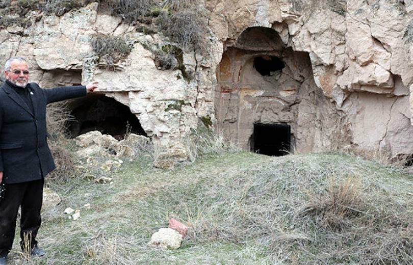 L’église arménienne troglodyte Sourp Asdvadzadzine de Kayseri visitée et dégradée par des chasseurs de « trésor des Arméniens »