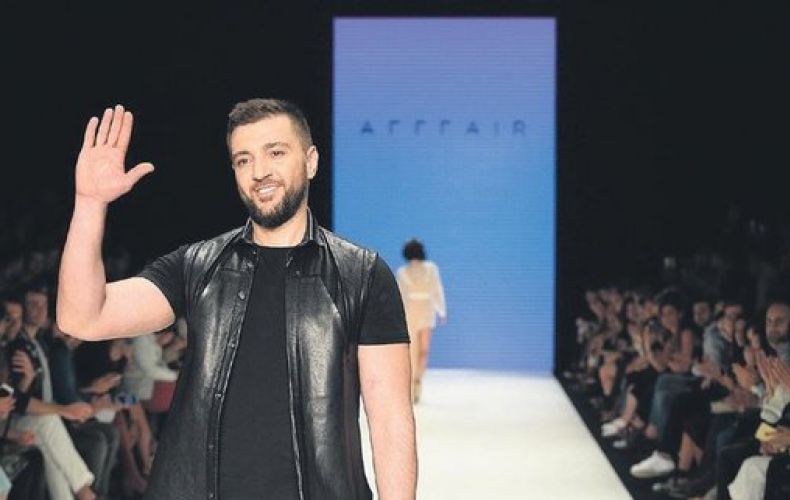 Le styliste turco-azéri Routaf Ismaïl refuse de créer un quelconque habit pour Kim Kardashian car elle a reconnu le génocide des Arméniens