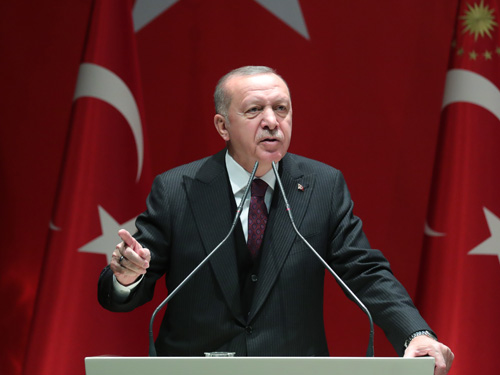 Erdogan menace de recourir à la « force militaire »