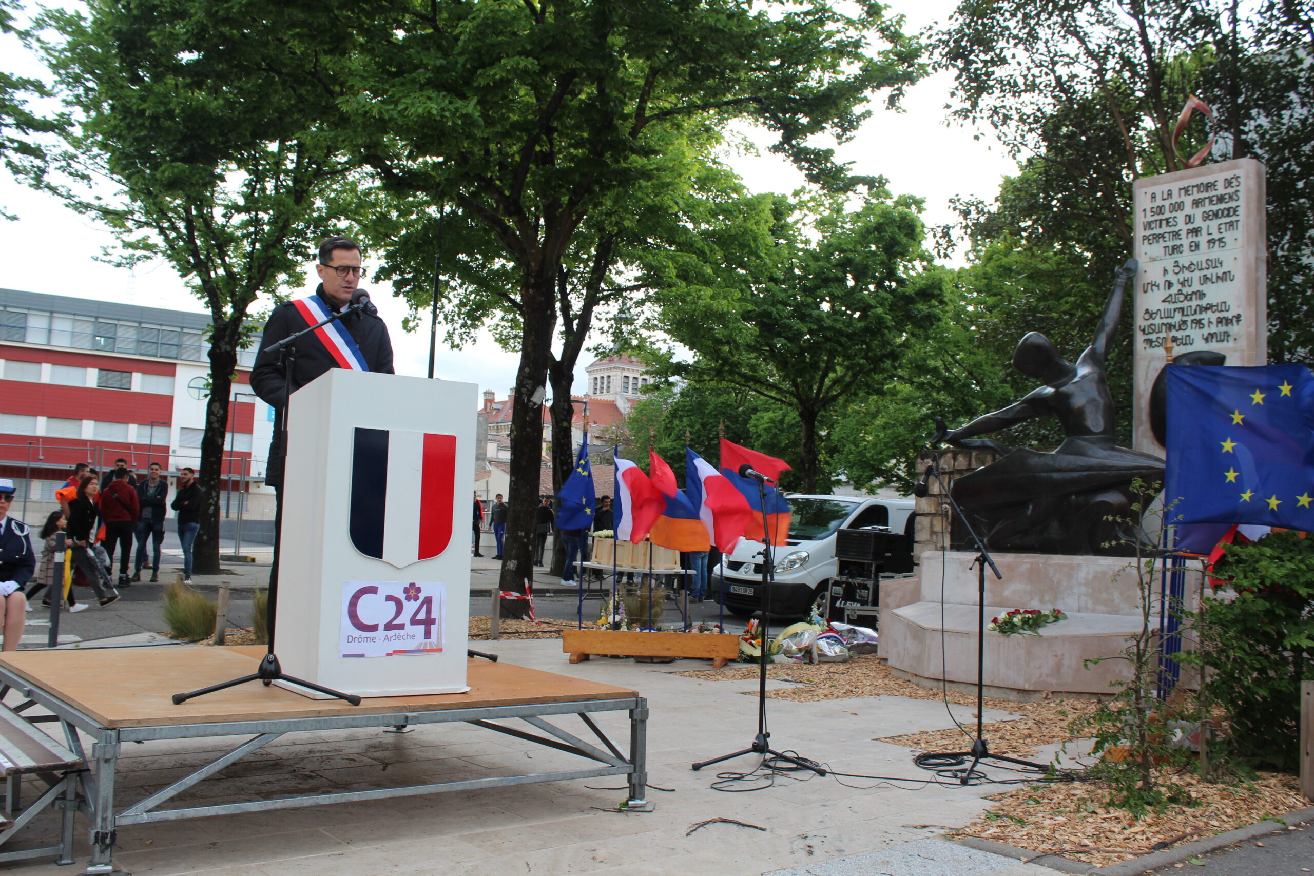 Nicolas Daragon de Valence : Si bien ensemble