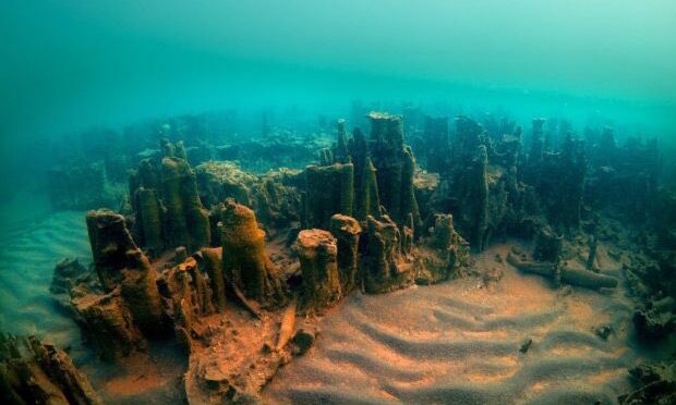 Les ruines d’un château arménien découvertes dans le Lac de Van