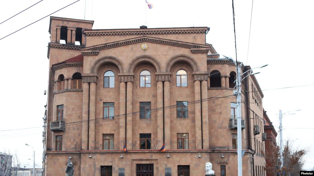 Un homme aurait été agressé après avoir blagué sur un cas de Coronavirus