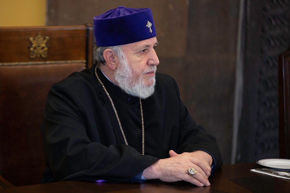 Condoléances du Catholicos Karékine II à la famille de P. Dévédjian