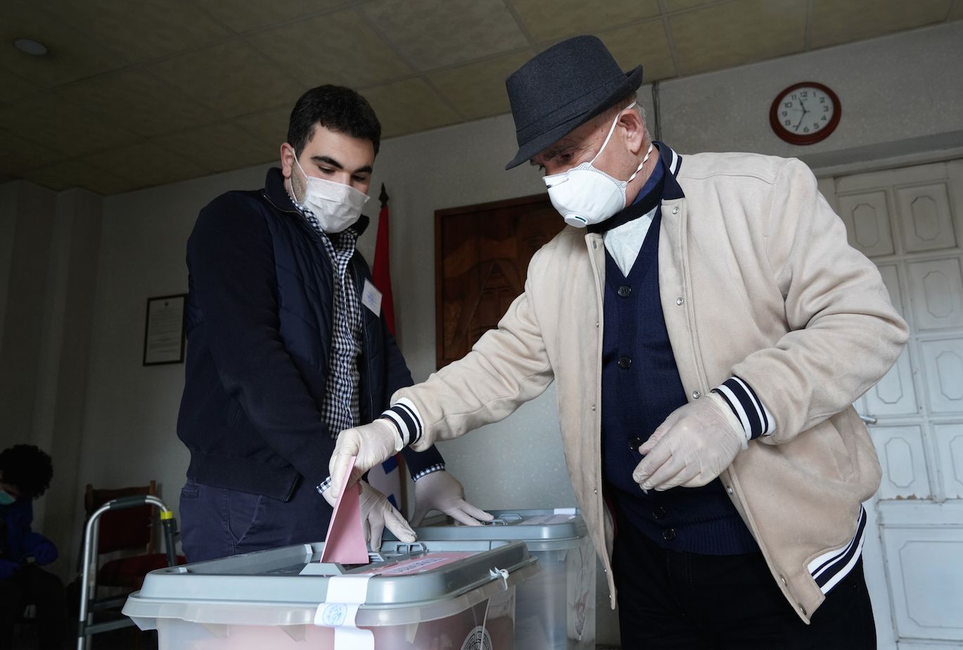 Les premiers résultats des élections (avec plus de 73% de participation)