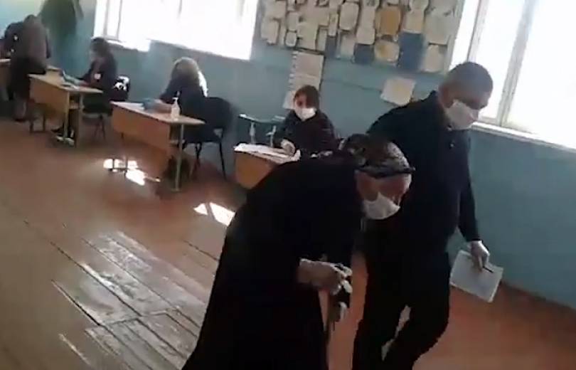 Arevhat (111 ans), la doyenne de l’Artsakh a voté ce matin pour les présidentielles