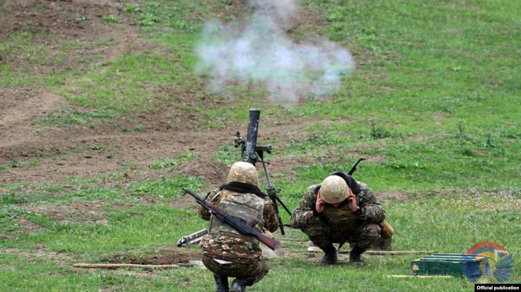 Une attaque azérie par mortier signalé sur la ligne de front de l’Artsakh