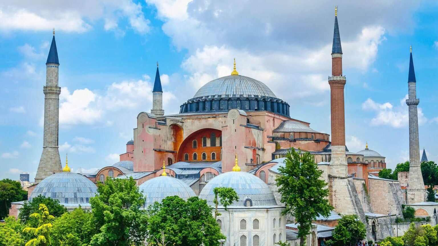 Des organisations arméniennes et grecques appellent l&rsquo;UNESCO à répondre à la menace de la Turquie contre le statut de Sainte-Sophie