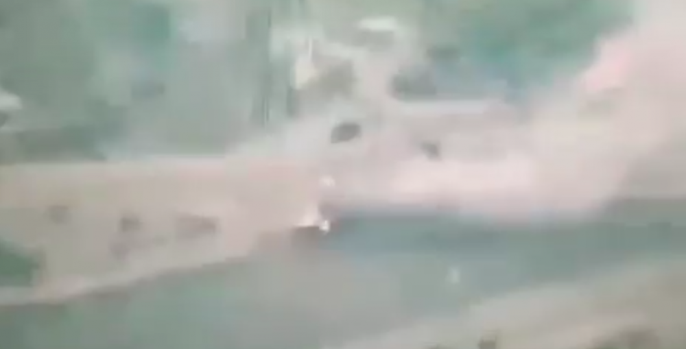 La vidéo d’un véhicule militaire détruit au Nakhitchevan suite aux tirs arméniens circule sur les réseaux sociaux