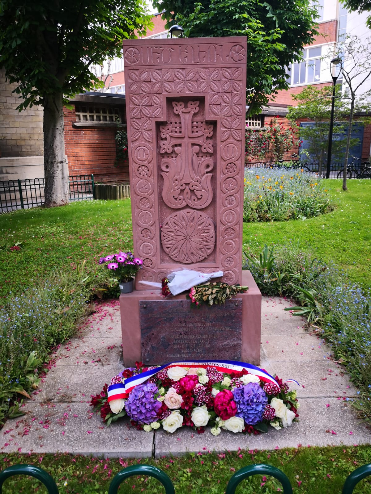 24 avril 2020 : un succinct hommage symbolique