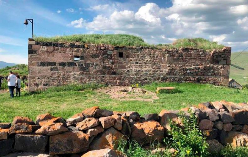Profanation des tombes arméniennes près de l’église arméniennes Sourp Krikor Loussavoritch du village de Goman dans la région du Djavakhk (Géorgie)