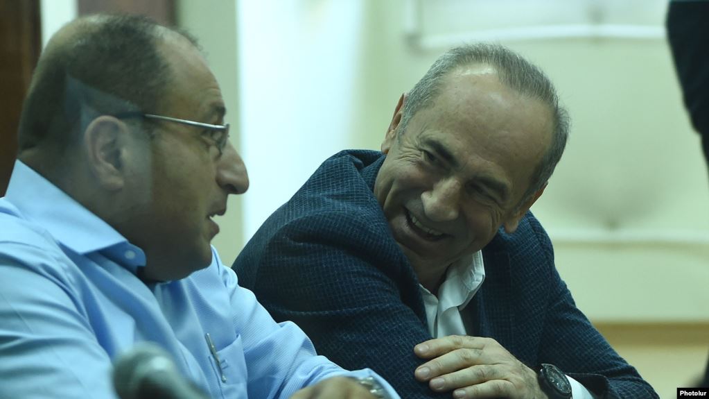 Le bureau de Kotcharian salue comme un premier pas sa libération