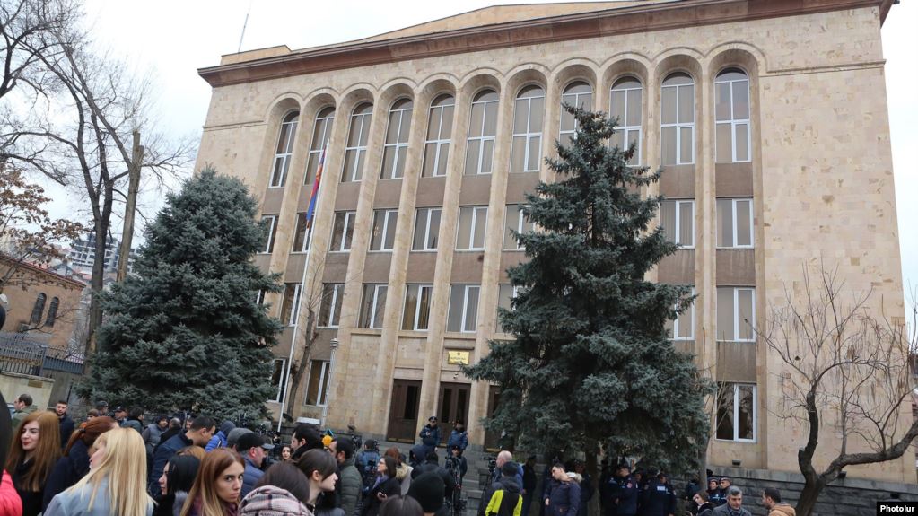 Un parti d&rsquo;opposition fait appel devant la Cour constitutionnelle