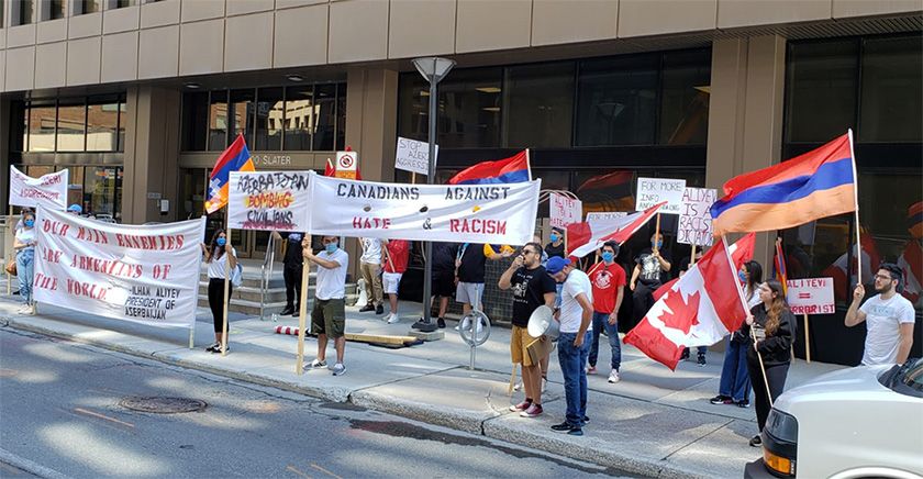 La jeunesse arménienne de la FRA manifeste devant l’Ambassade d’Azerbaïdjan au Canada