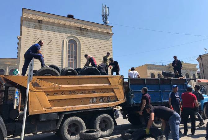 Déjà plus de 40 000 pneus envoyés au front, toutes les villes d’Arménie à l’exemple de Gumri sont mobilisées pour la sécurité des soldats Arméniens du front