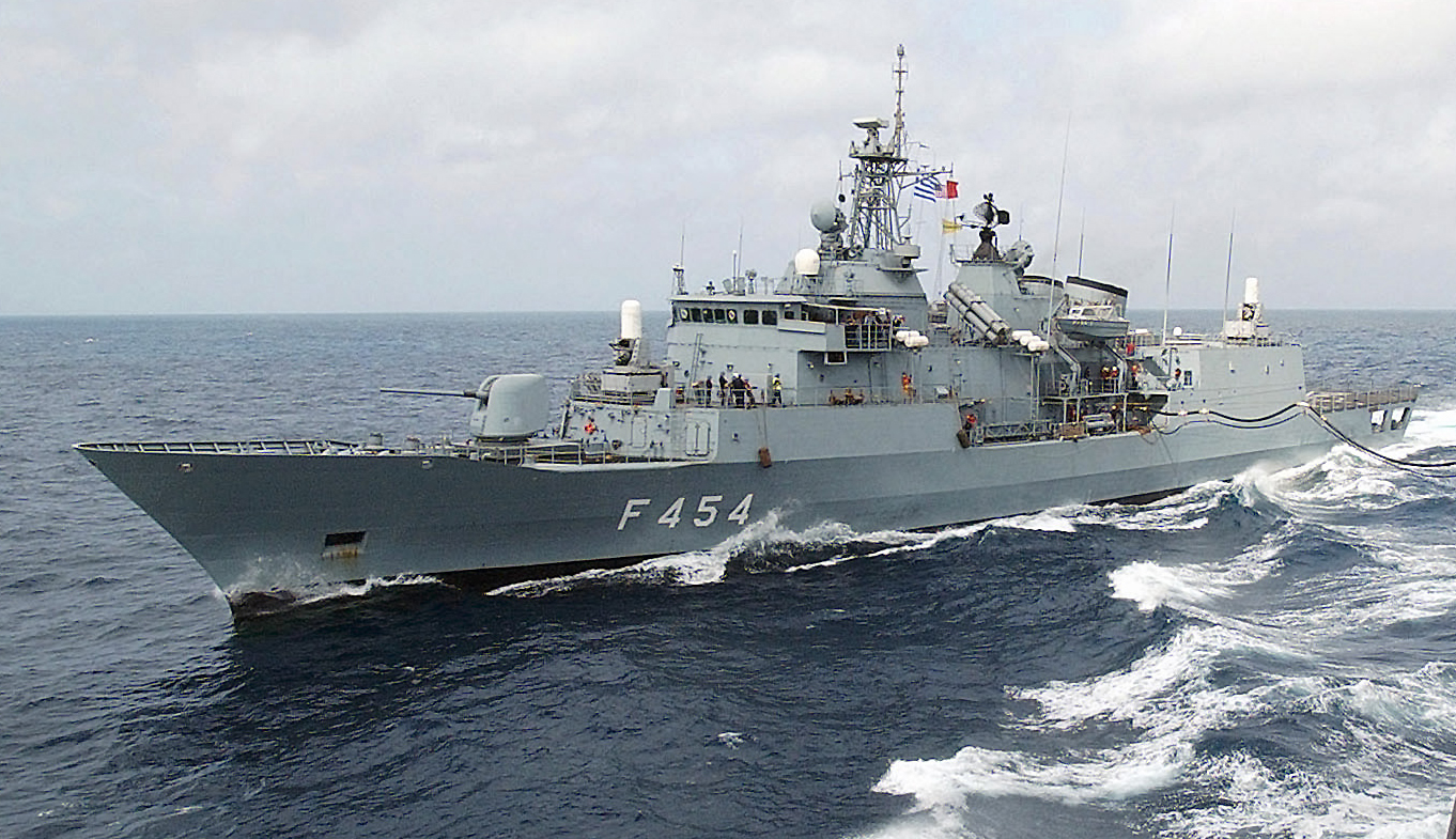 Explorations turques: la Marine grecque déploie des navires en mer Egée