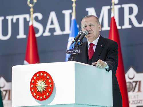 Ankara annonce de nouvelles manoeuvres navales et accuse la  France