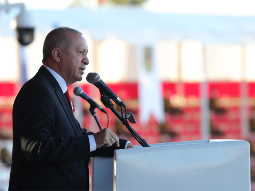 Erdogan s&rsquo;en prend aux dirigeants grecs et français, « cupides et  incompétents »