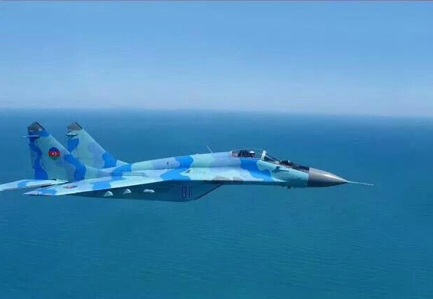 Ce matin les Arméniens ont abattu un avion de chasse azéri au nord-est de l’Artsakh, les combats continuent