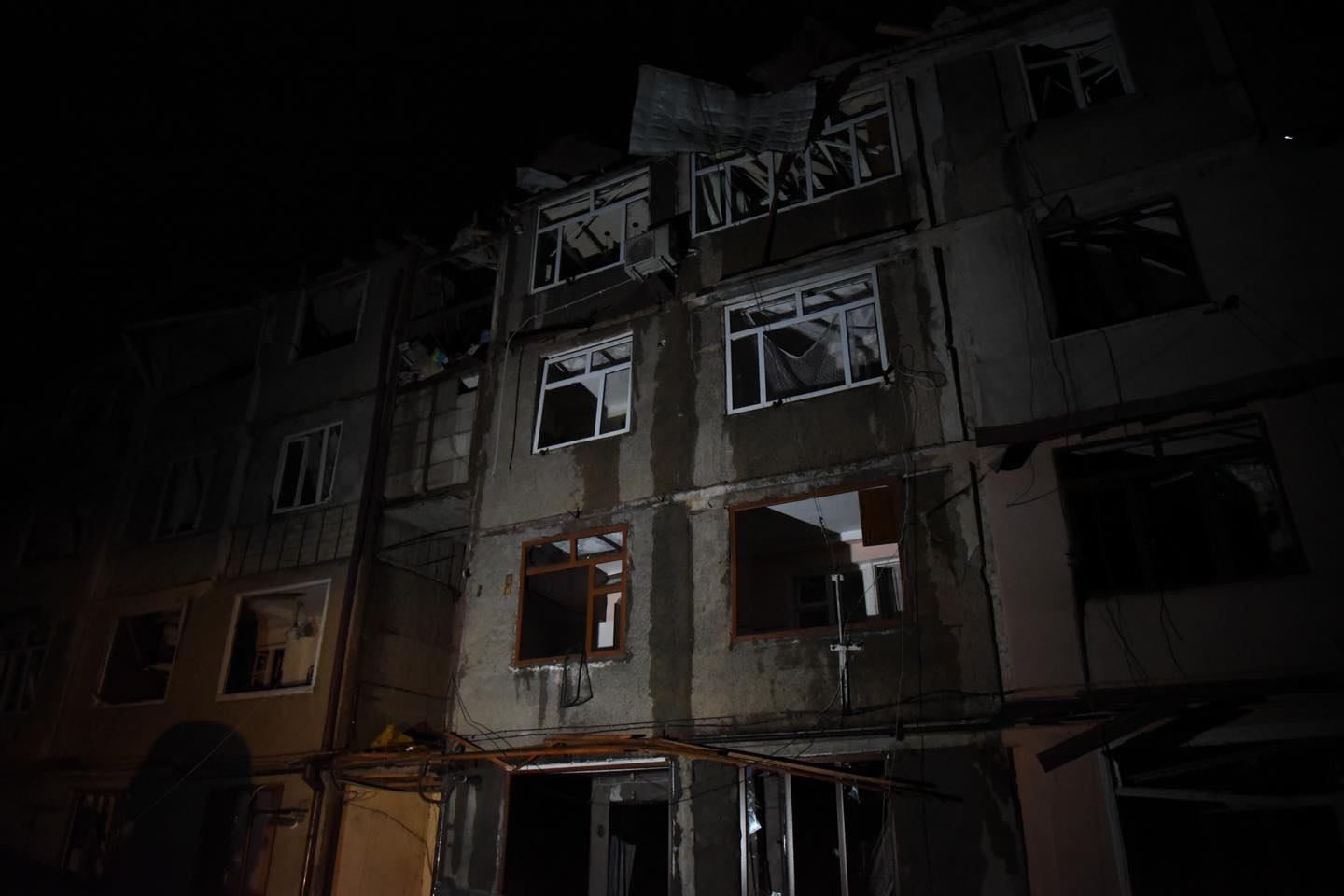 Trois missiles ou obus tirés par l’Azerbaïdjan sont tombés ce soir sur les quartiers habités de Stepanakert, des victimes civiles sont à craindre