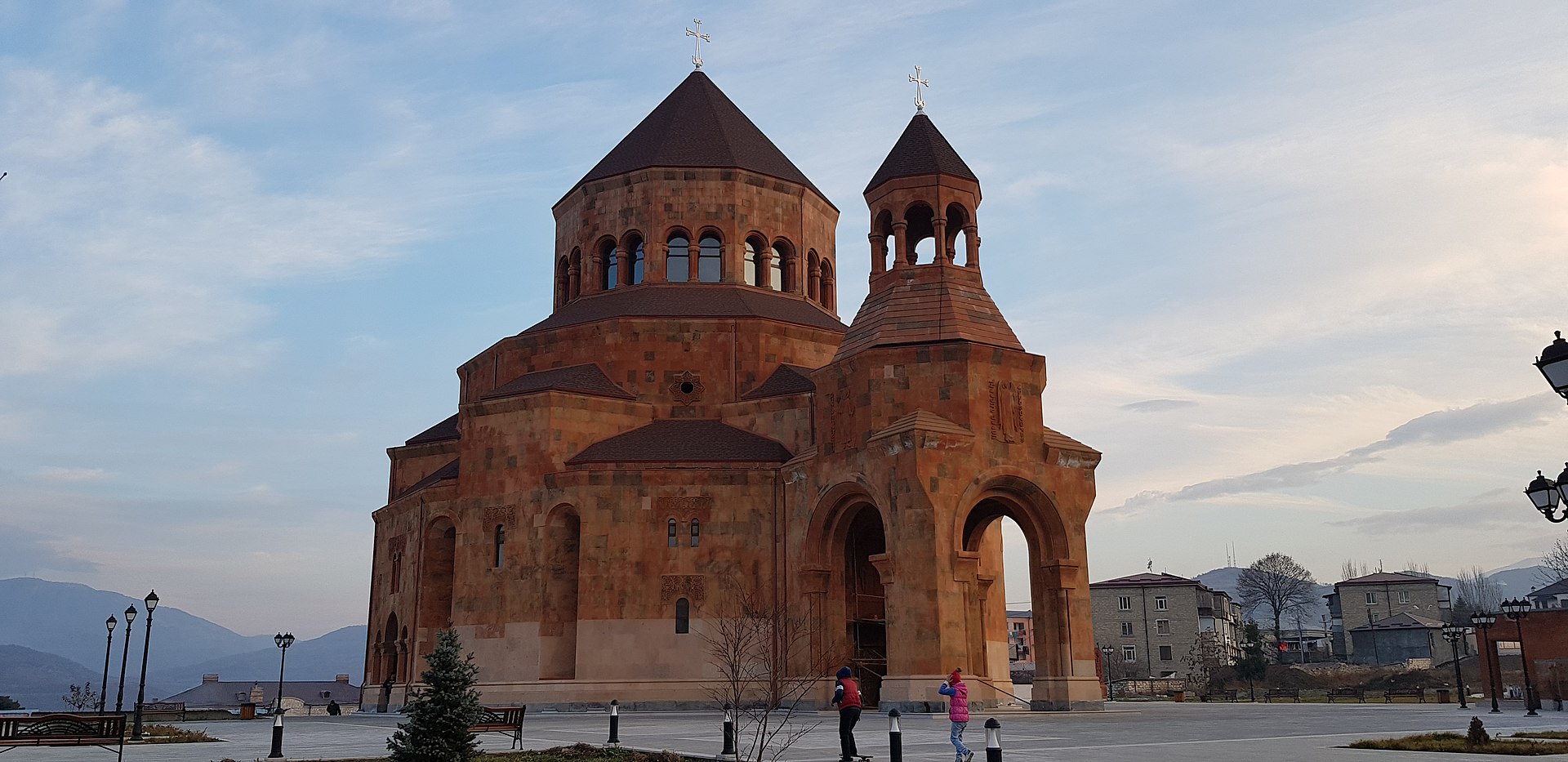 A Stepanakert, la crypte de Sainte-Mère de Dieu pour se protéger des roquettes
