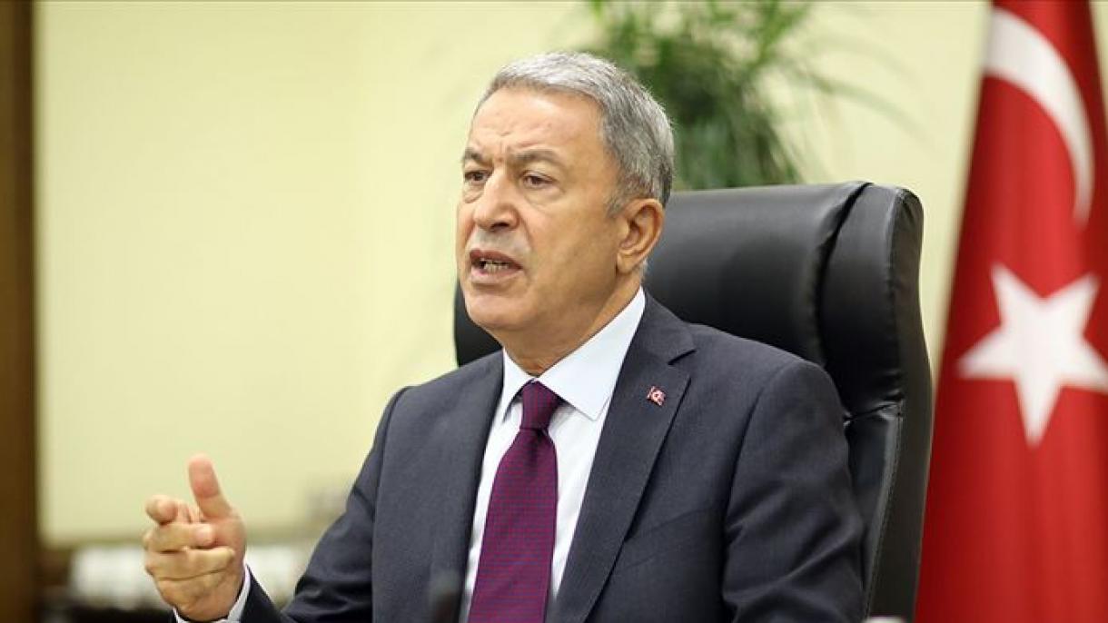 Hulusi Akar : L’Arménie doit se retirer des terres occupées avant de commettre plus de crimes contre l’humanité