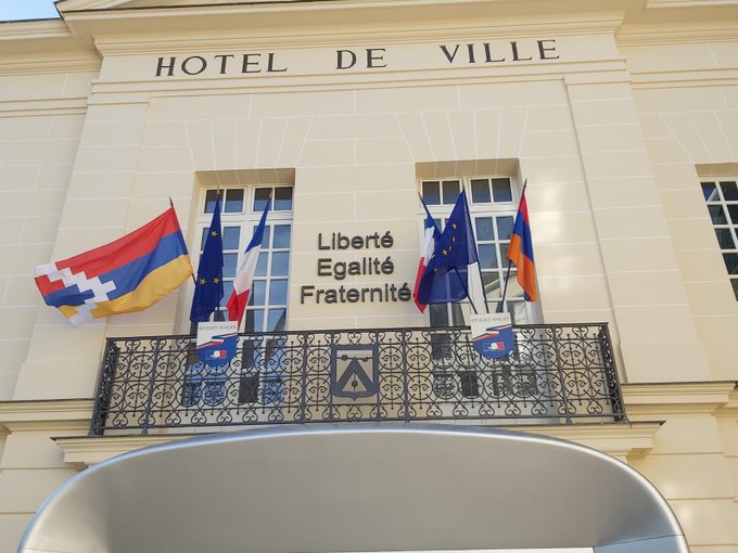 Le maire de Clamart Jean-Didier Berger annonce une aide de 15 000 €