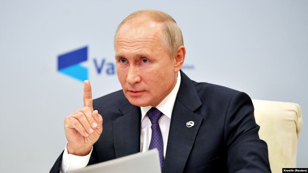 Vladimir Poutine s&rsquo;est entretenu séparément avec Pachinian et Aliev