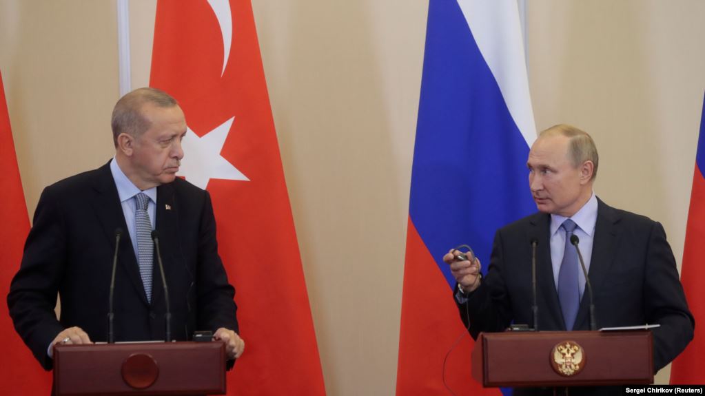 Alors que les combats continuent, Poutine et Erdogan discutent de l&rsquo;Artsakh