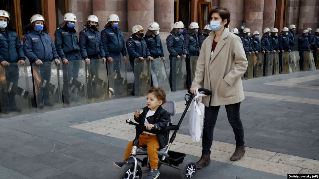 Le point sur la situation : après la signature de l&rsquo;accord, les troubles à Erevan