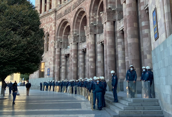 L&rsquo;opposition tente de mobiliser contre l&rsquo;accord sur le Nagorny Karabakh