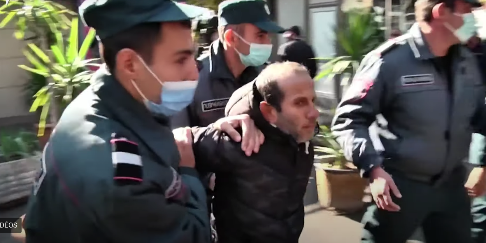 10 opposants arrêtés après des émeutes dues à l&rsquo;accord sur le  Nagorny Karabakh