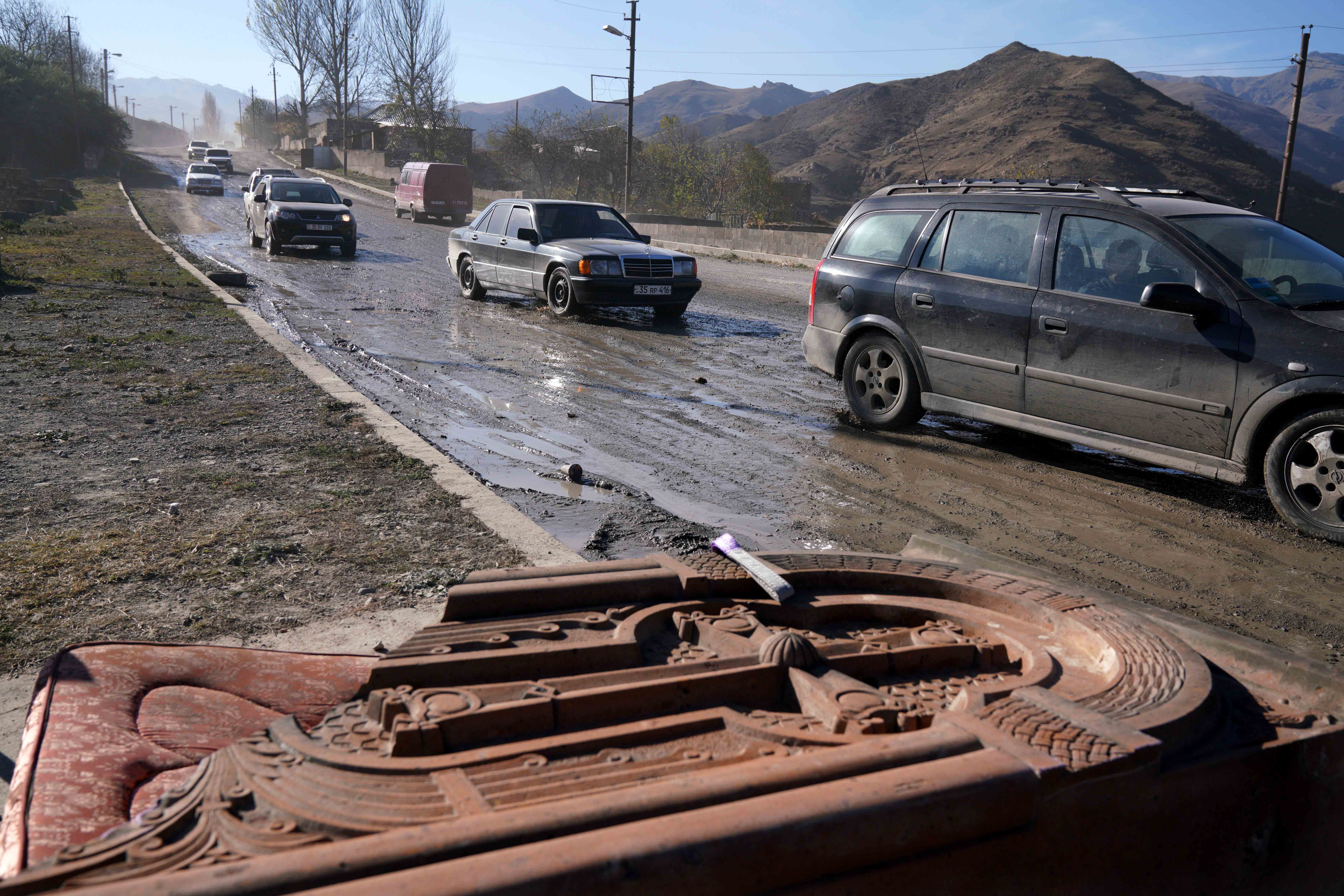 L’Arménie commence son retrait d’une région avoisinante du Nagorny Karabakh