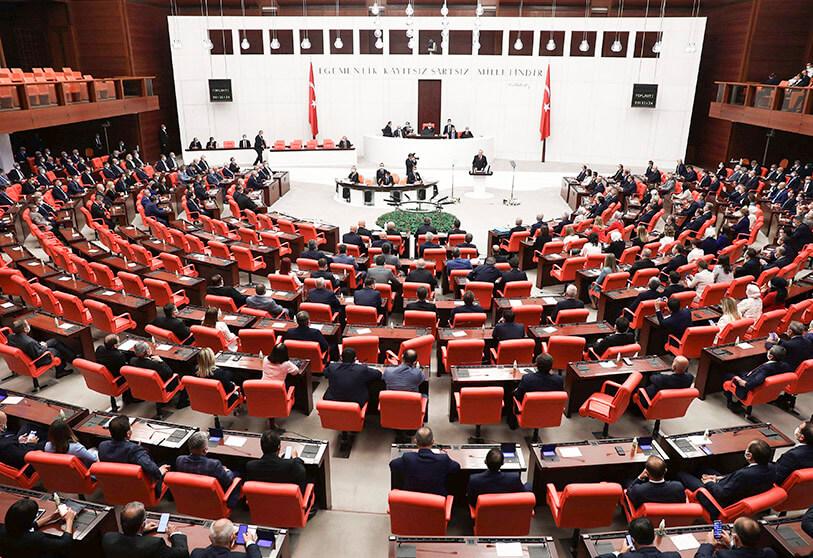 Le Parlement turc approuve l’envoi de soldats pour surveiller le cessez-le-feu