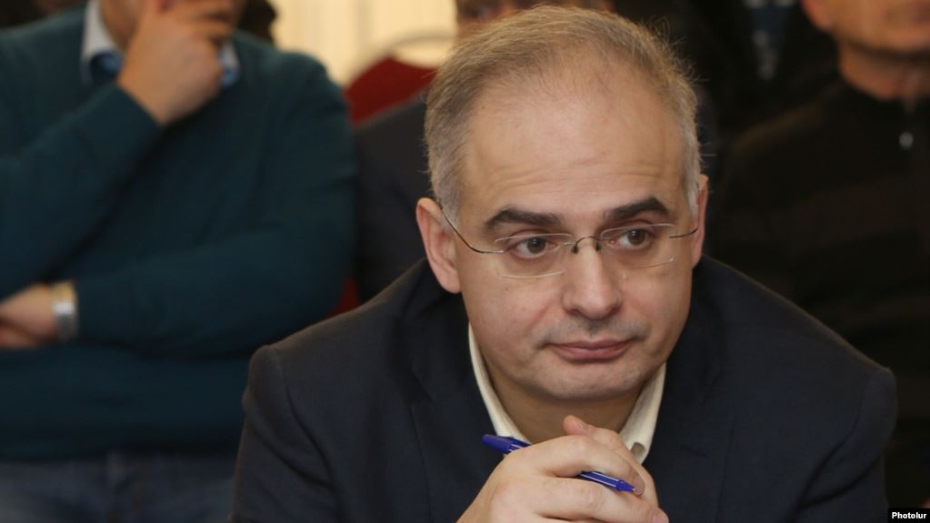 Le bras droit de Ter Petrossian condamne la débâcle du Karabakh