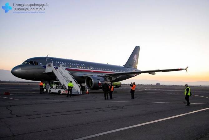 La République Tchèque envoie un avion d’aide humanitaire à l’Arménie avec 100 000 masques et 43 000 gants