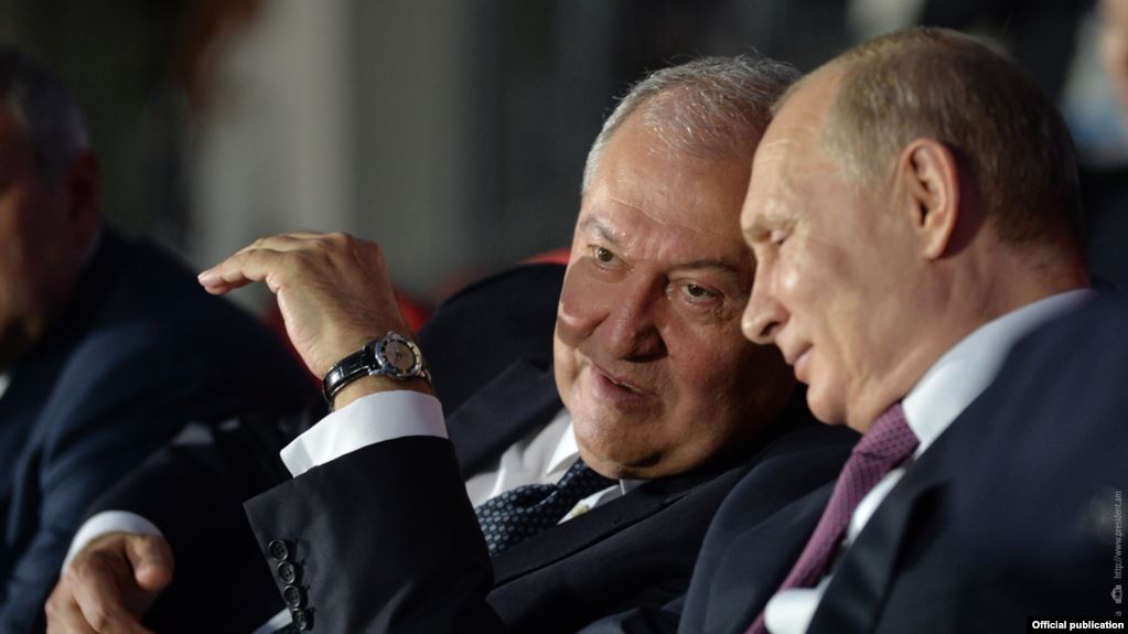 Le président Sarkissian demande l’aide de Poutine pour libérer les prisonniers arméniens