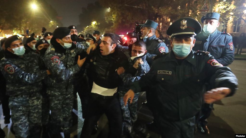 Assouplissement de la loi martiale